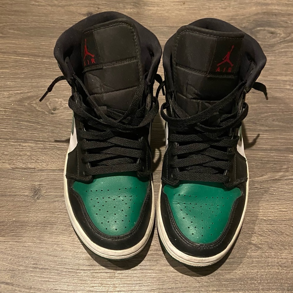 Jordan 1 Mid Pine Green